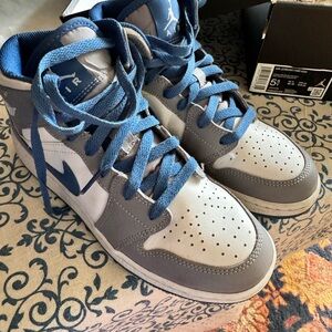 Grade school boys (size 5.5 US) Air Jordan 1 Mid cement grey/ white- true blue